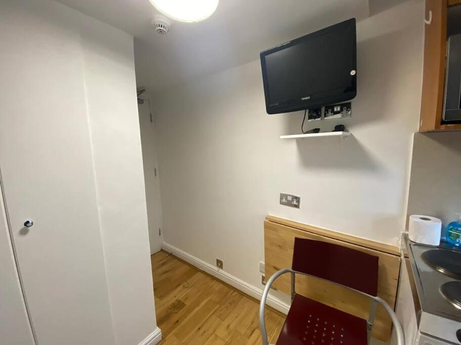 F14- Single Studio Shared Shower/Toilet Near Paddington London Bagian luar foto